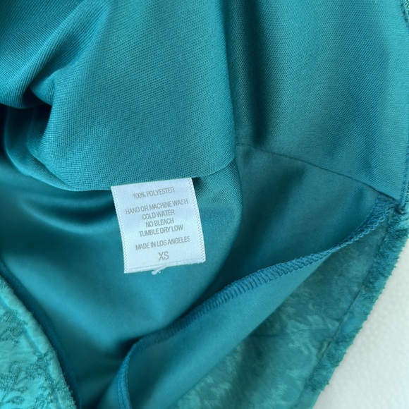 Lucy In The Sky Bernadette Jacquard Dress in Green - Picture 9 of 10